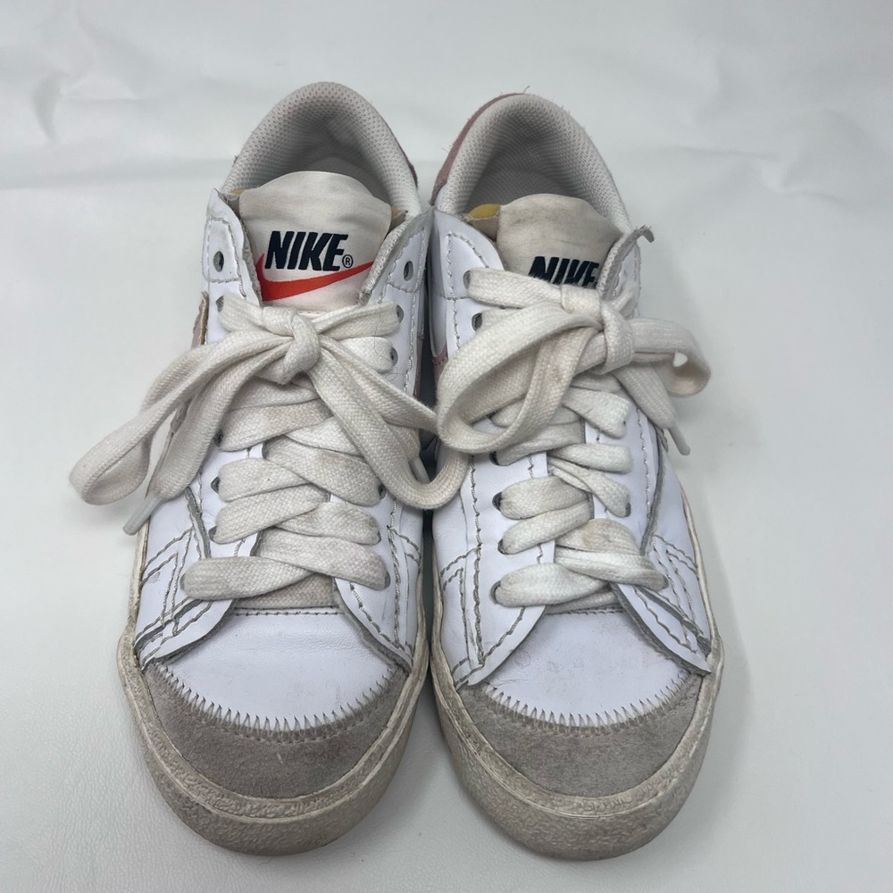 Nike Women's White and Gray Sneakers